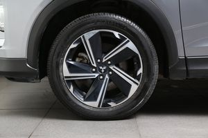 Mitsubishi Eclipse Cross bild 8