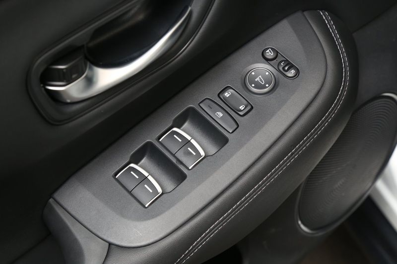 Honda ZR-V bild 12