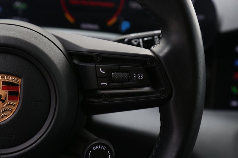 Porsche Taycan bild 22