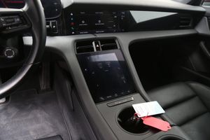 Porsche Taycan bild 16
