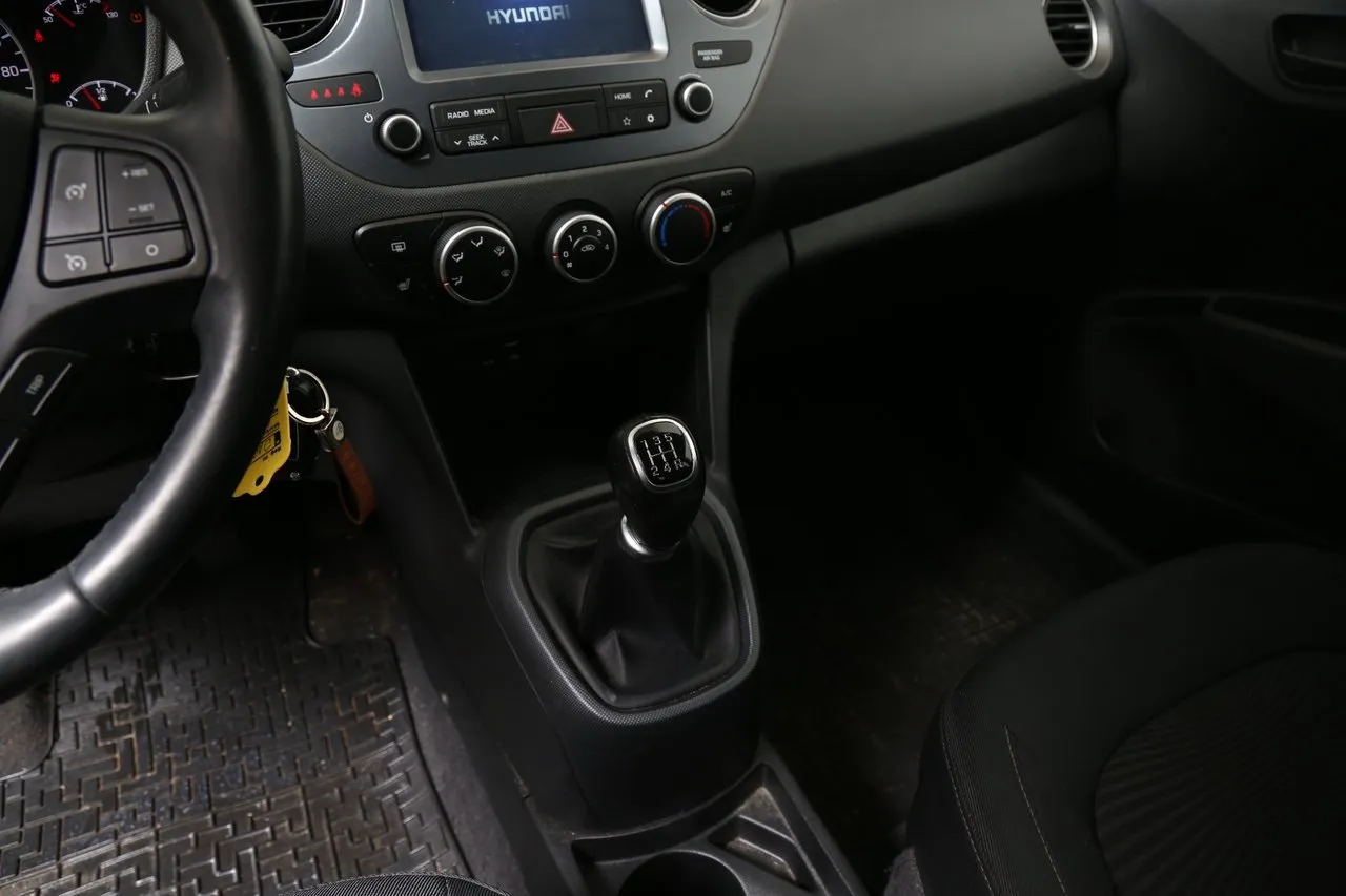 Vehicle image 20