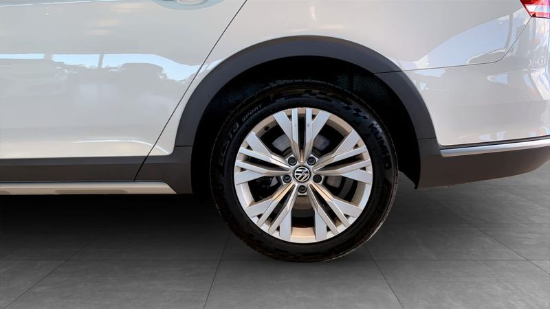 Volkswagen Passat bild 6