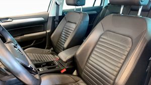 Volkswagen Passat bild 8