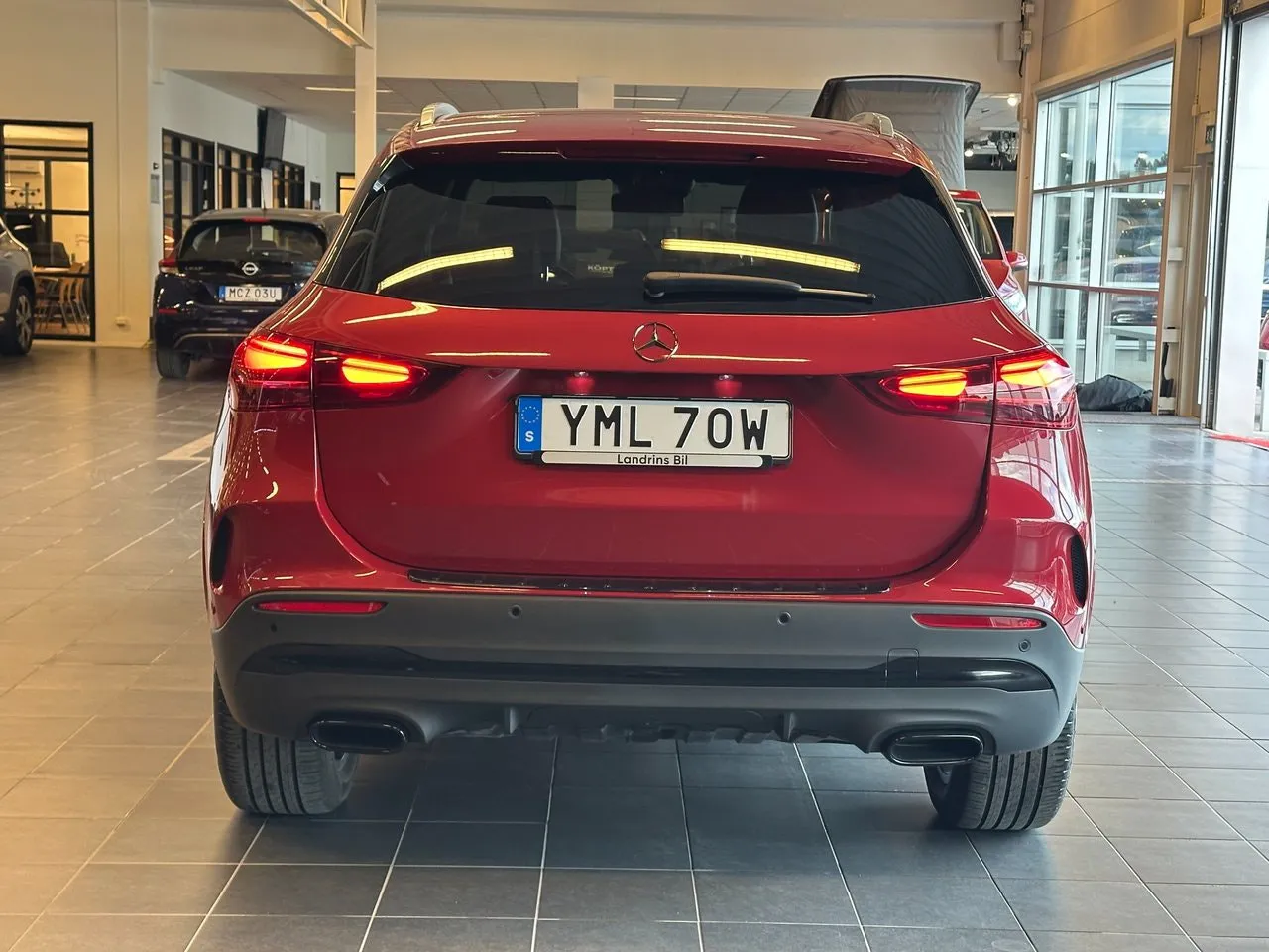 Vehicle image 5