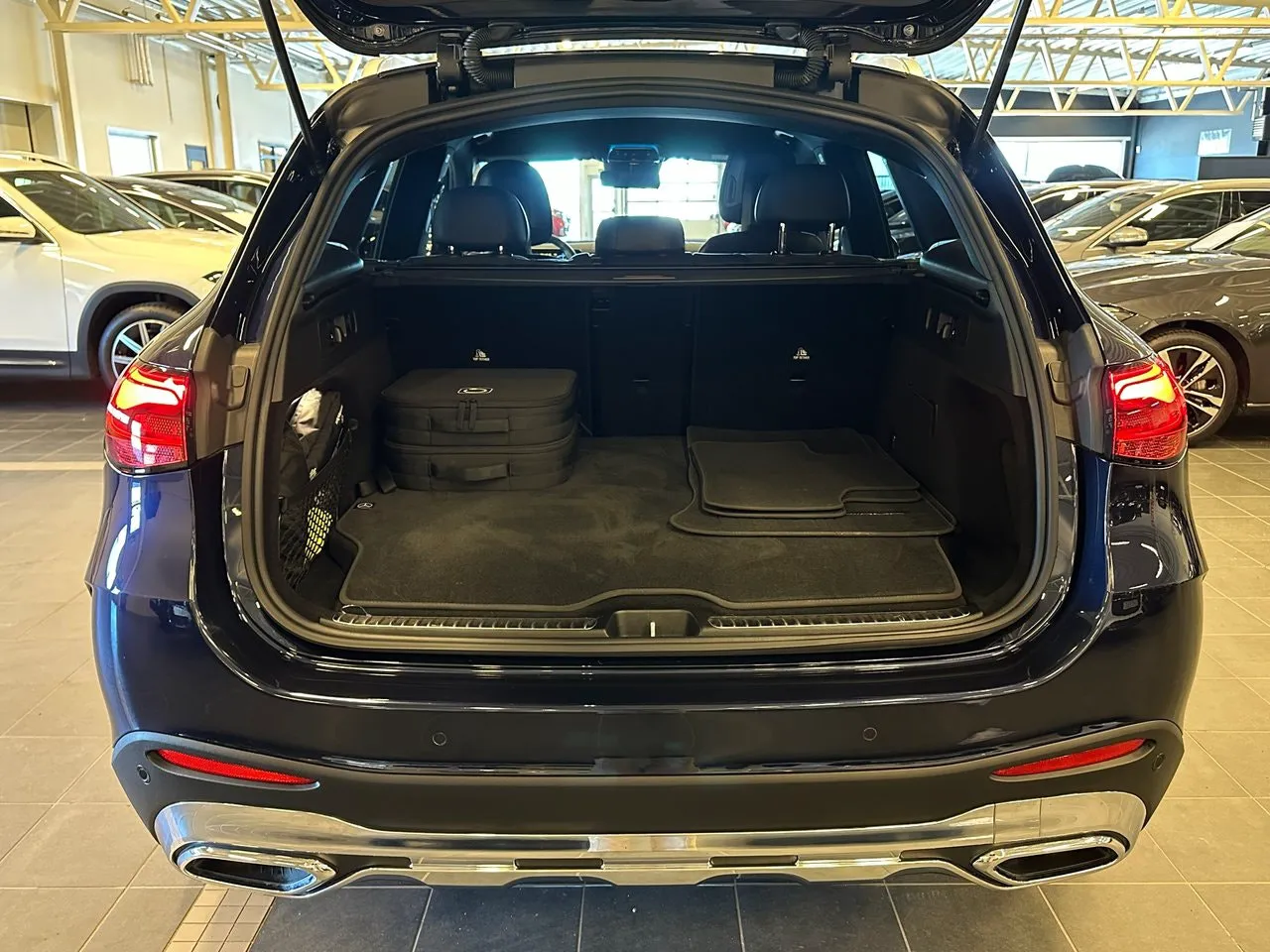 Vehicle image 13