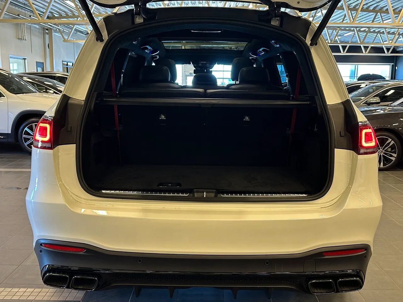 Vehicle image 16