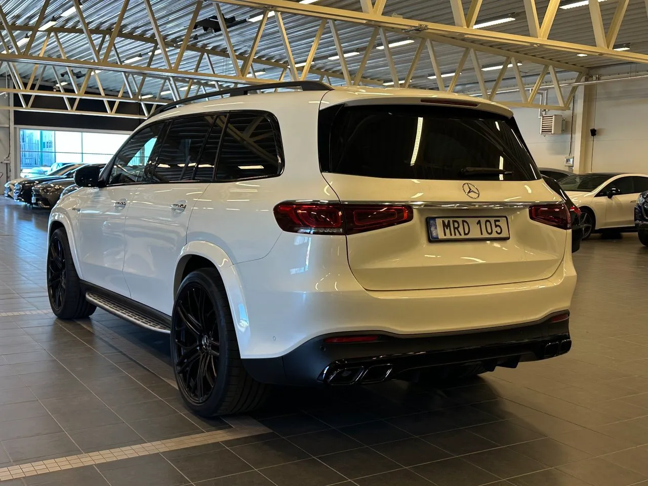 Vehicle image 4