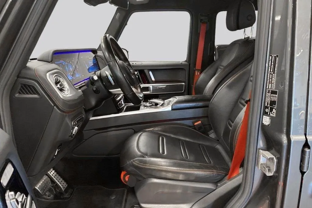 Vehicle image 7
