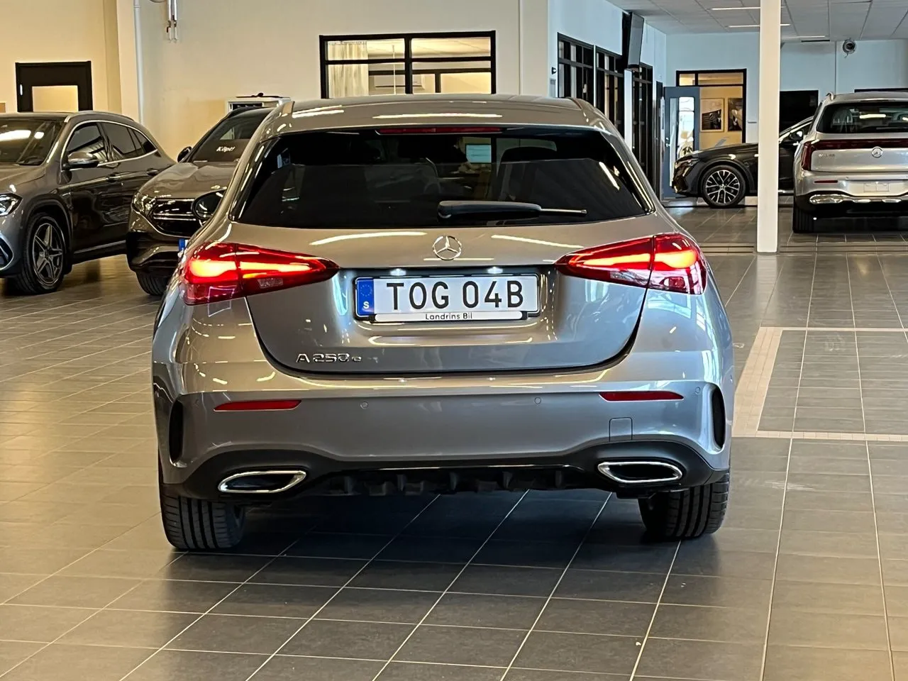Vehicle image 6