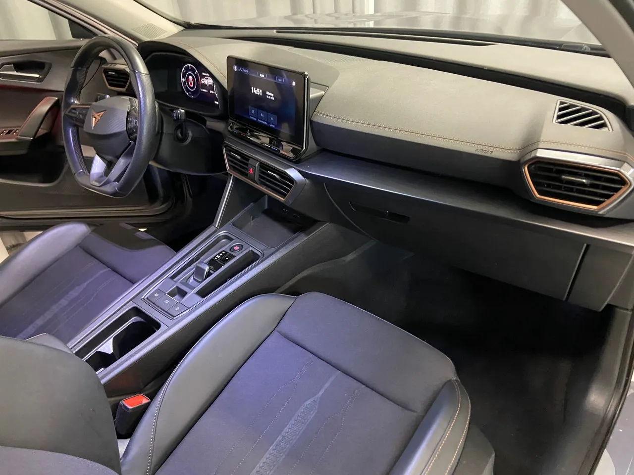 Vehicle image 14