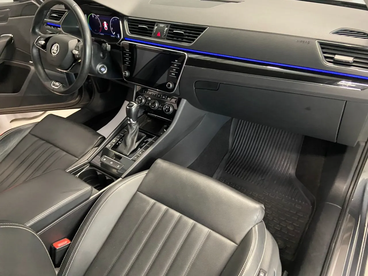 Vehicle image 14