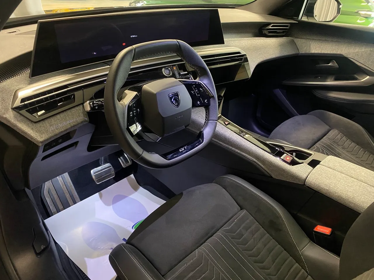 Vehicle image 14