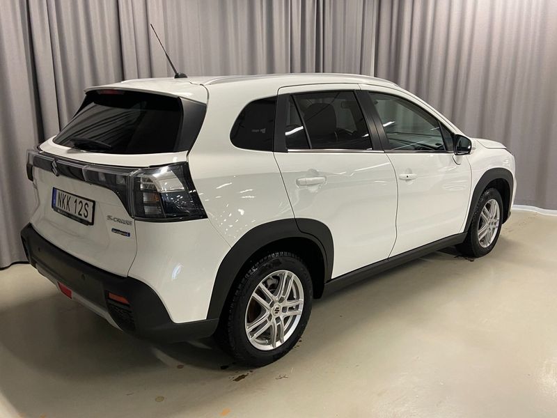 Suzuki S-CROSS bild 5