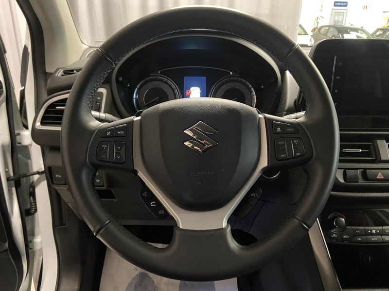 Suzuki S-CROSS bild 14