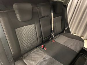 Suzuki S-CROSS bild 12