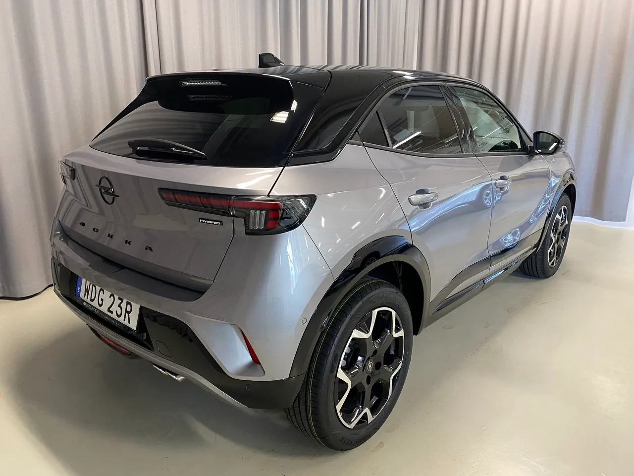 Vehicle image 3