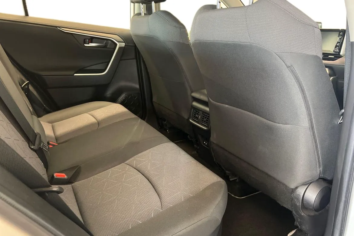 Vehicle image 21