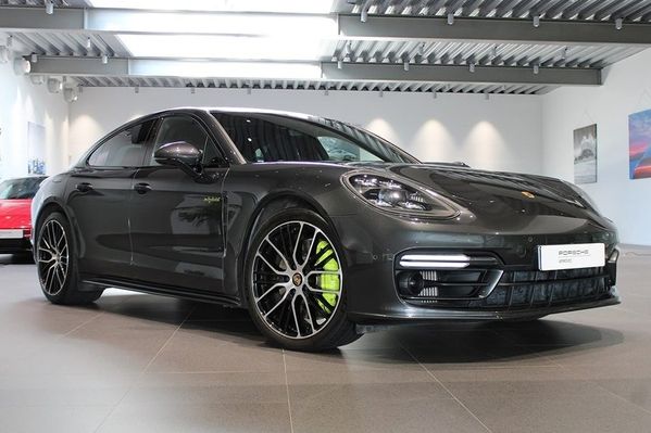 Porsche Panamera 4 E-Hybrid PLATINUM EDIT - 2024