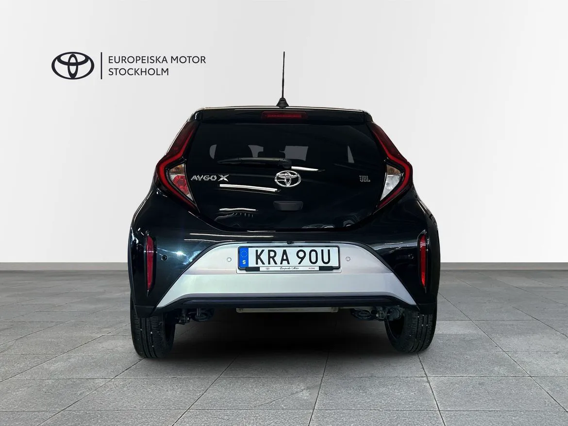 Vehicle image 3