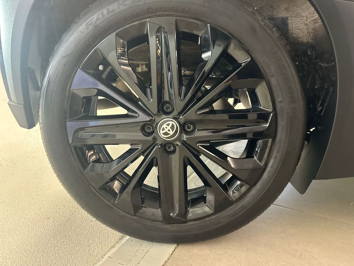 Vehicle image 11