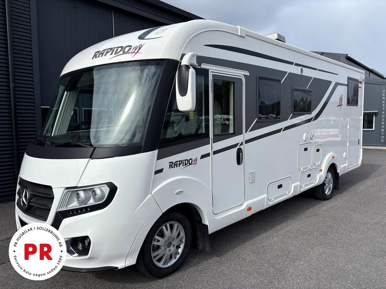 Vehicle image 13