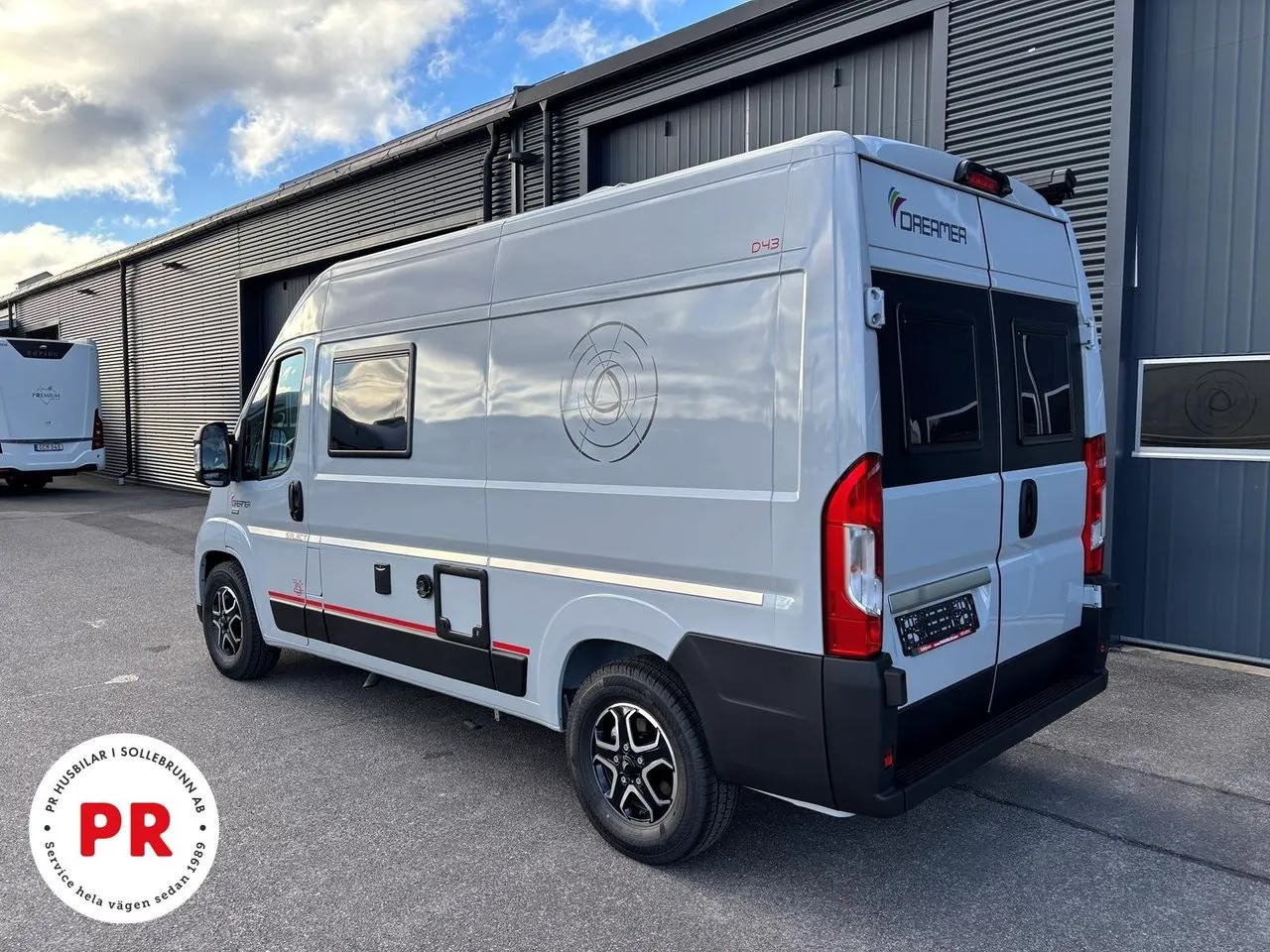 Vehicle image 11