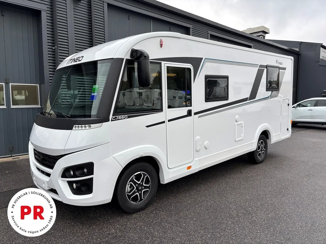 Vehicle image 11