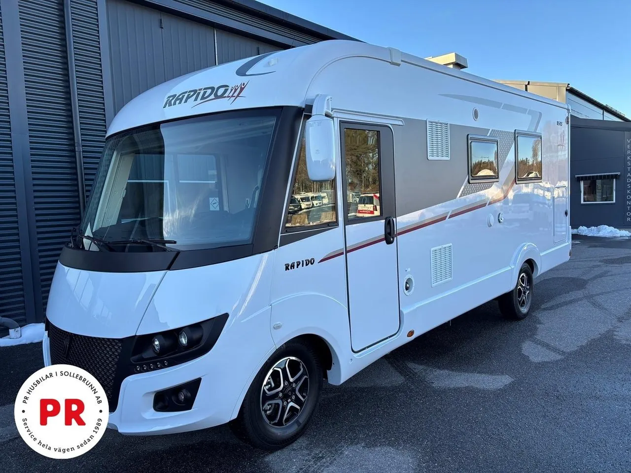 Vehicle image 18