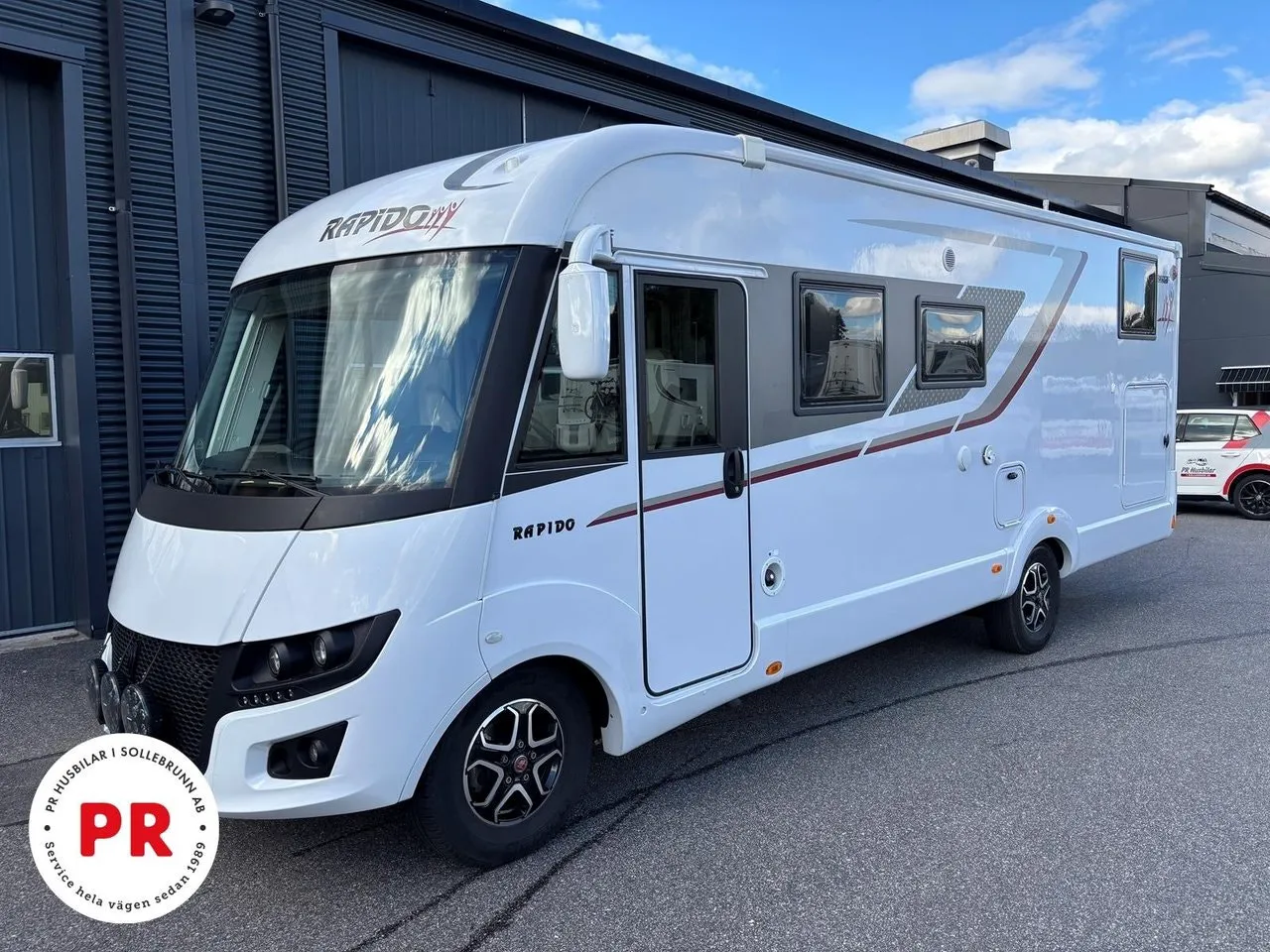 Vehicle image 12