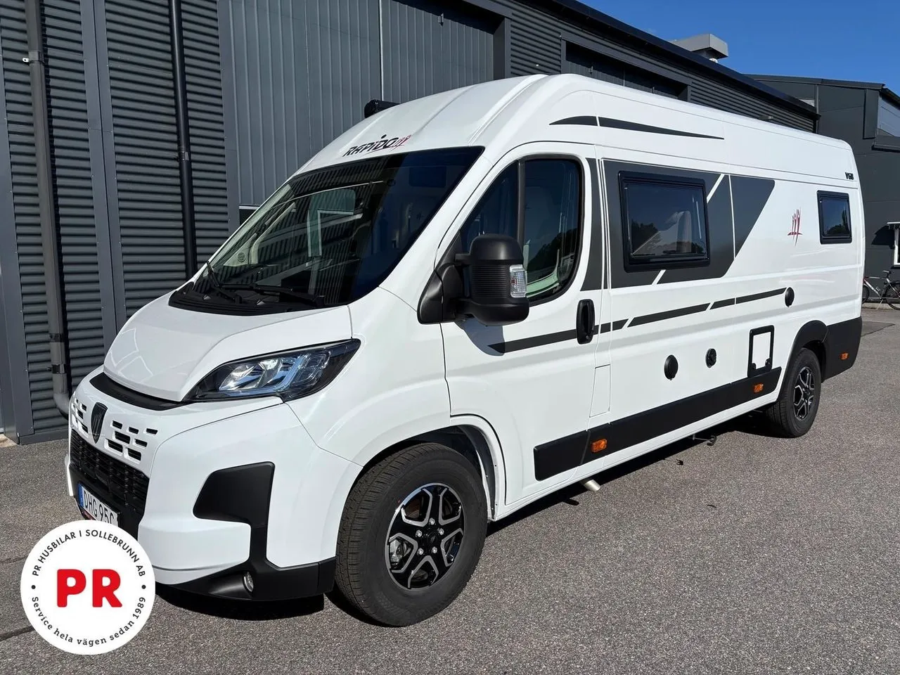 Vehicle image 11