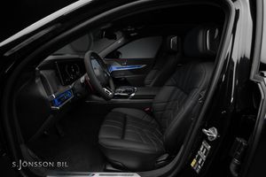 BMW M760 bild 20