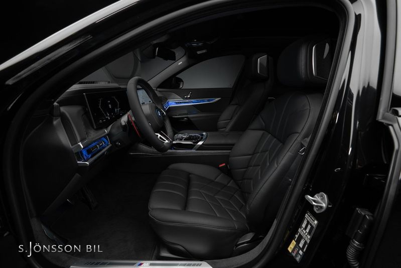 BMW M760 bild 20