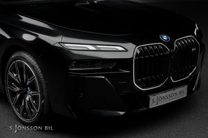 BMW M760 bild 9