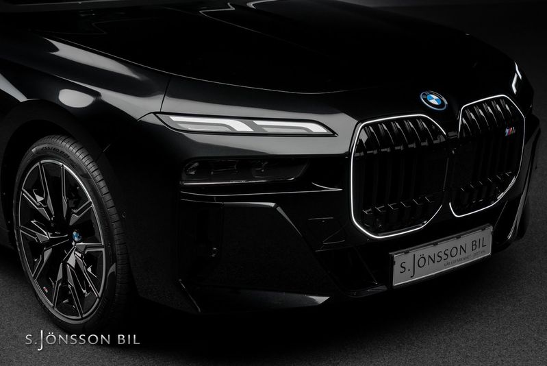 BMW M760 bild 9