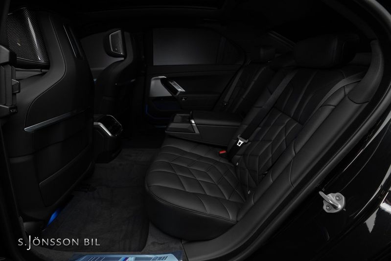 BMW M760 bild 17