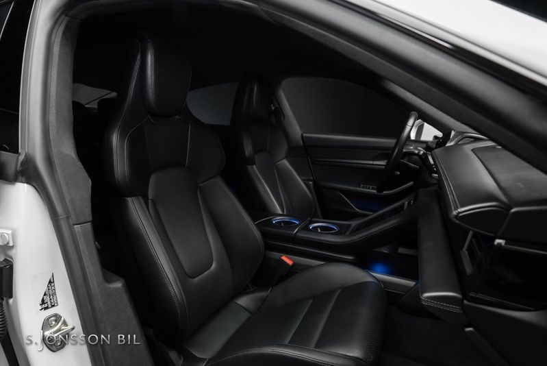 Porsche Taycan bild 16