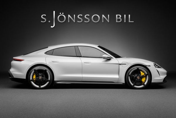 Porsche Taycan Turbo S / Bakaxelstyrning / 18-vägs stolar / - 2021