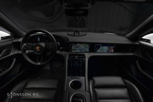 Porsche Taycan bild 18