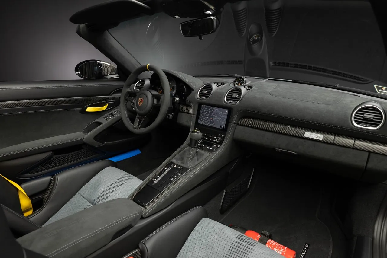 Vehicle image 27