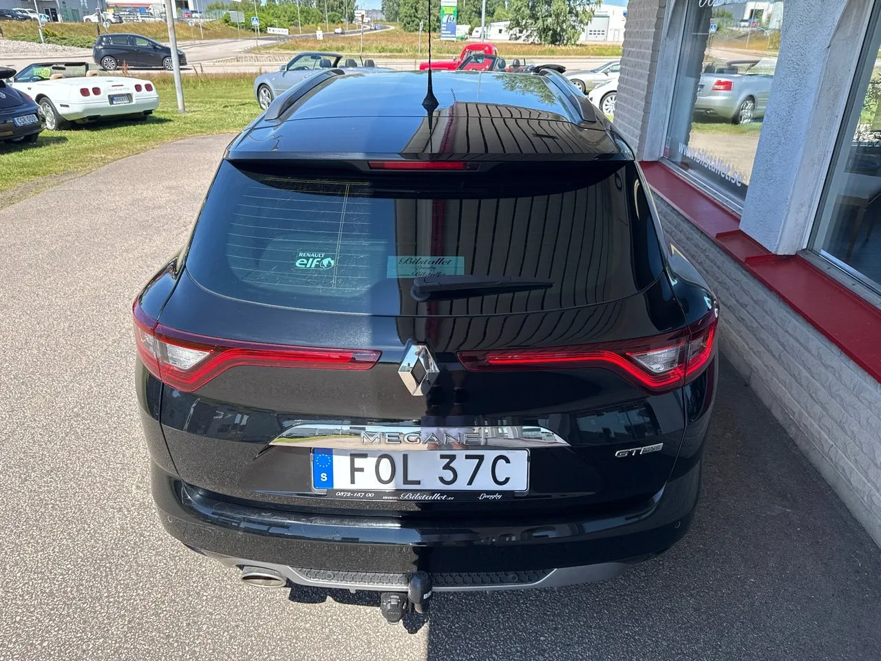 Vehicle image 14