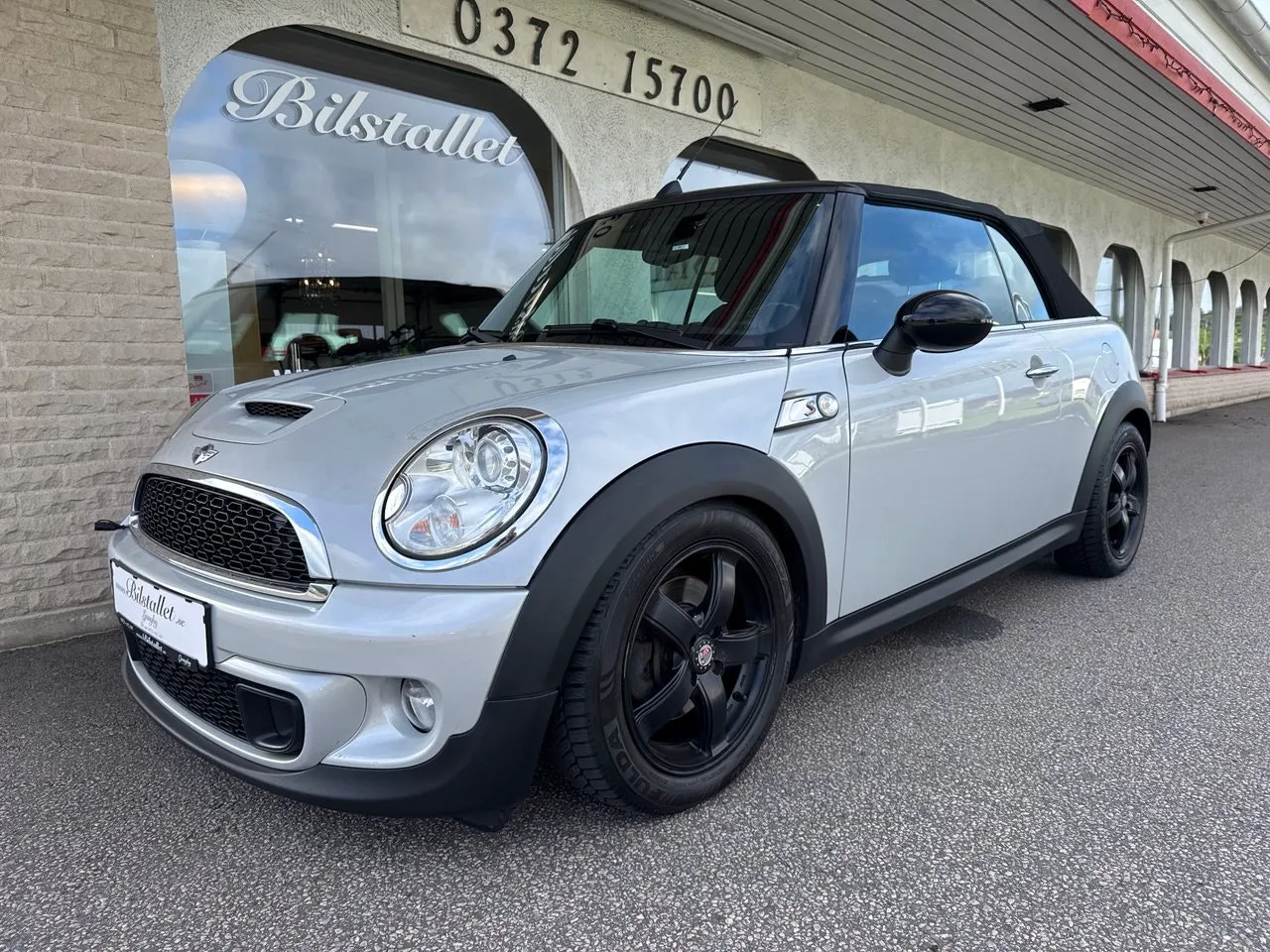 Vehicle image 18