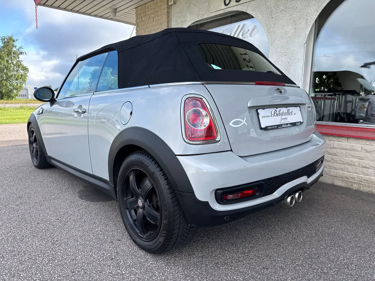 Vehicle image 20