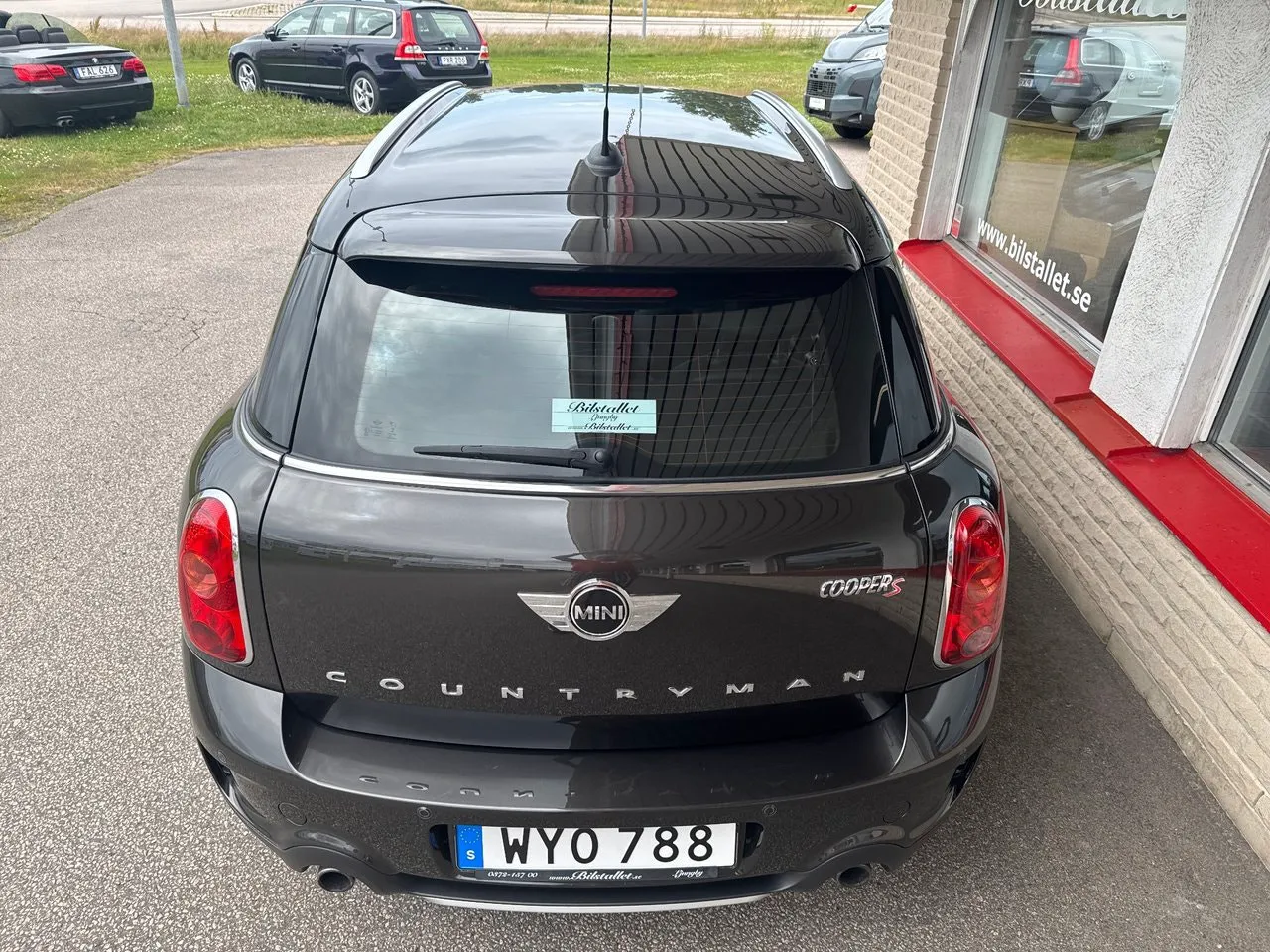 Vehicle image 11