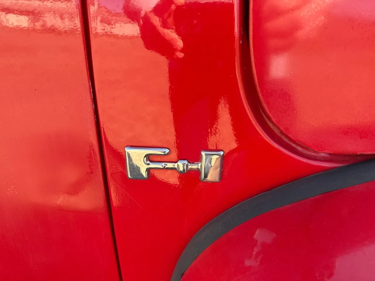 Vehicle image 32
