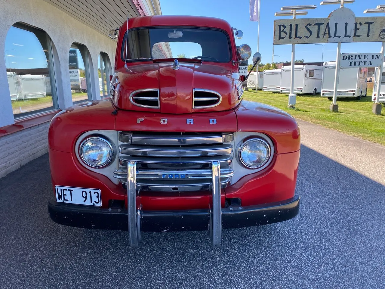 Vehicle image 8