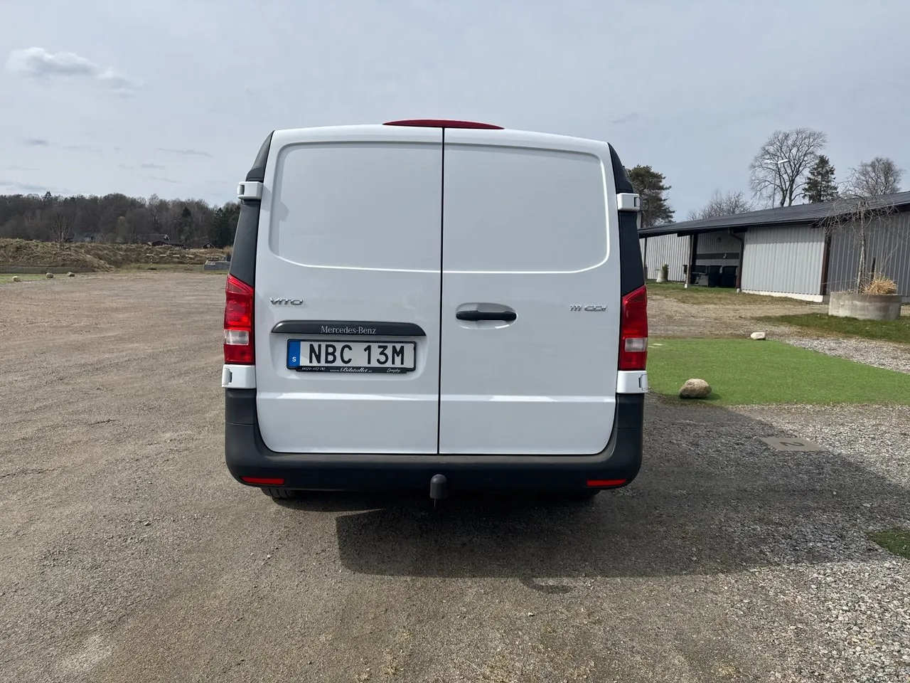 Vehicle image 15