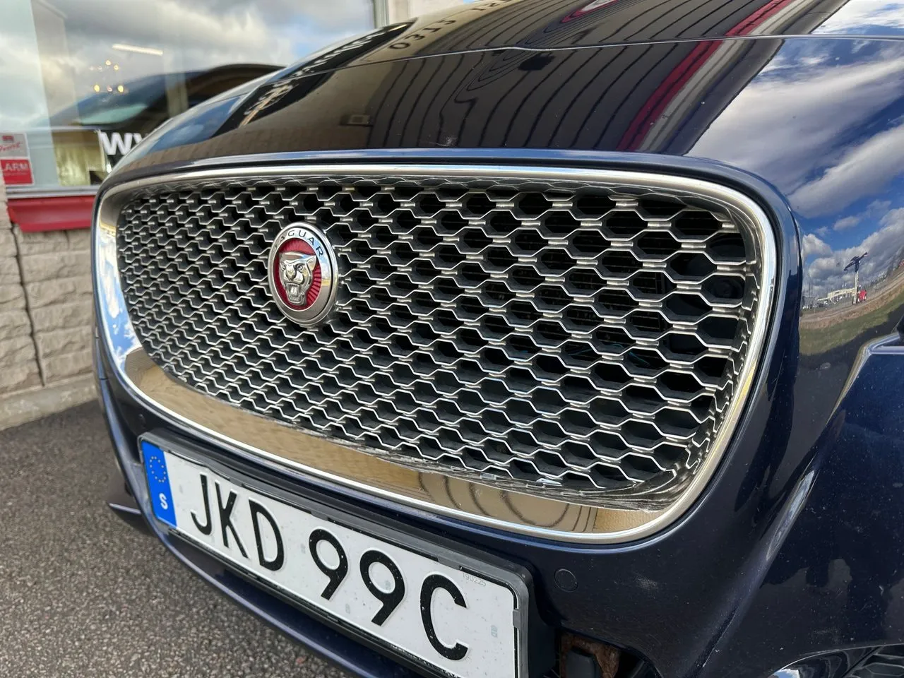 Vehicle image 20