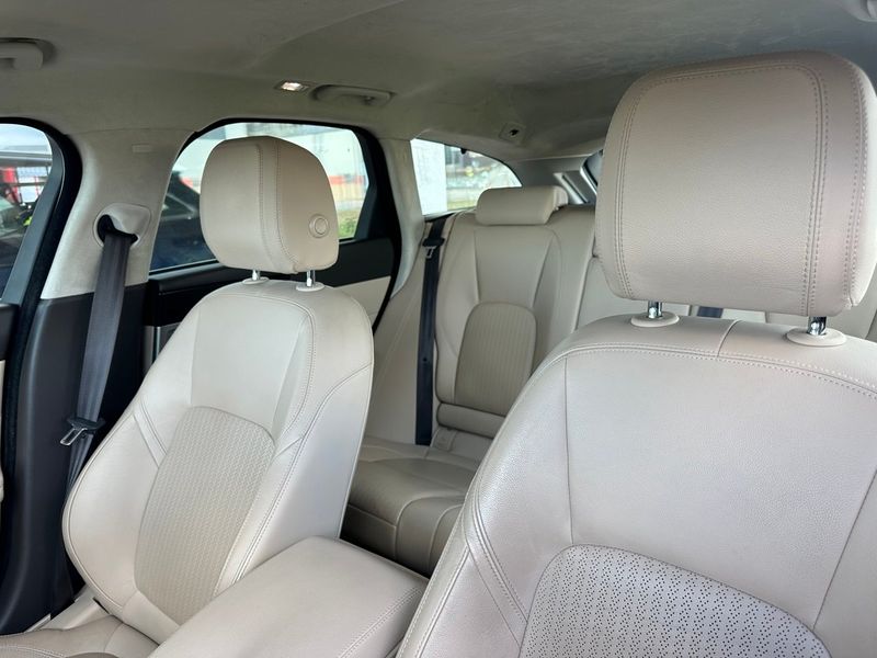 Jaguar XF bild 23
