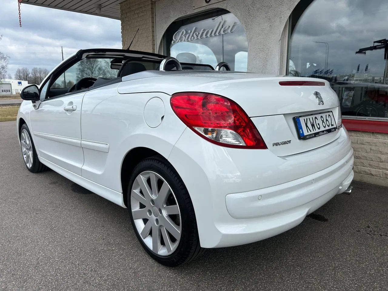 Vehicle image 2