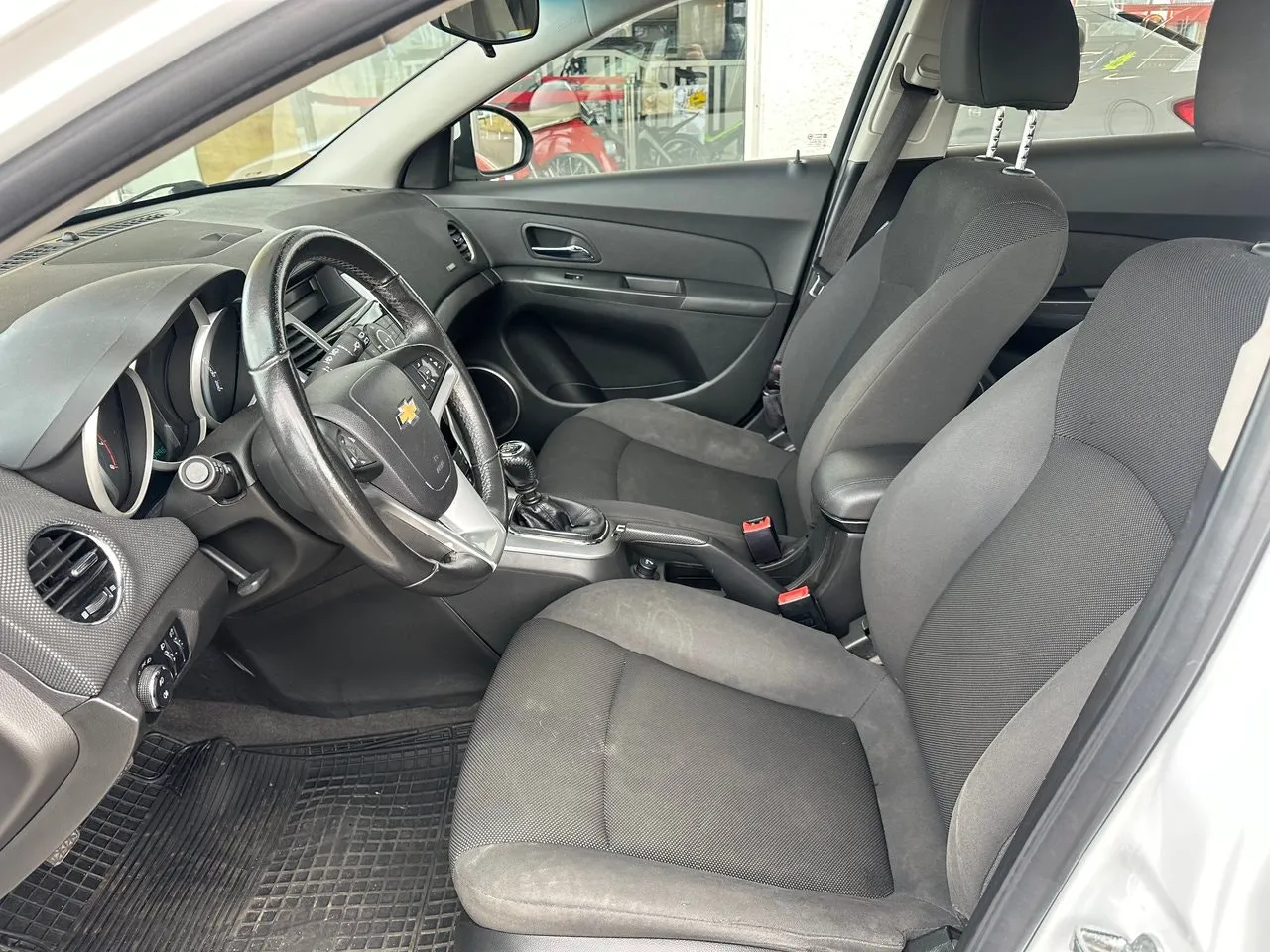 Vehicle image 14
